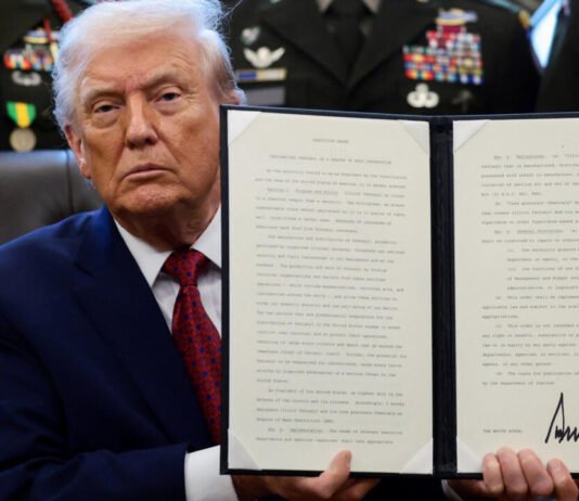 Trump firma orden ejecutiva que clasifica al fentanilo como «arma de destrucción masiva»