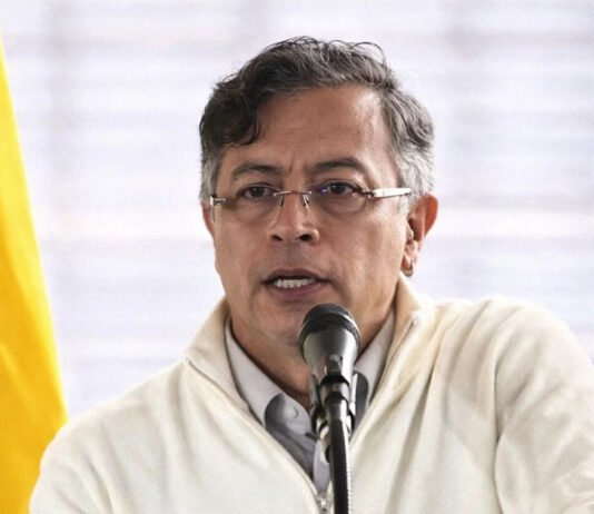 Petro desvaría: “Es muchísimo mejor vivir en Cuba que en Miami”