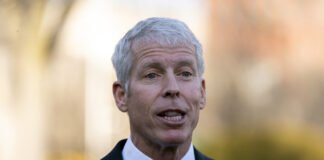 El secretario de Energía de Estados Unidos, Chris Wright, arribó este miércoles al Aeropuerto Internacional Simón Bolívar en Maiquetía