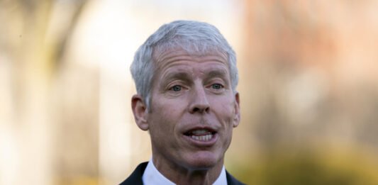 El secretario de Energía de Estados Unidos, Chris Wright, arribó este miércoles al Aeropuerto Internacional Simón Bolívar en Maiquetía