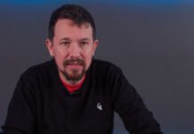 Indignación en el mundo : señalan a miembros de la flotilla de Pablo Iglesias por lanzar comida a niños cubanos mientras graban contenido