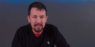 Indignación en el mundo : señalan a miembros de la flotilla de Pablo Iglesias por lanzar comida a niños cubanos mientras graban contenido