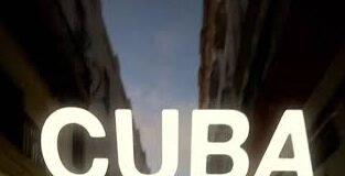 Streamer se infiltra en flotilla comunista y expone la realidad de Cuba con su cámara