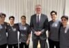 ¡Sin hijab! Futbolistas iraníes se reúnen con el Primer Ministro australiano quien les confirma asilo