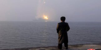 Kim Jong-un asegura que está equipando a su marina con armas nucleares