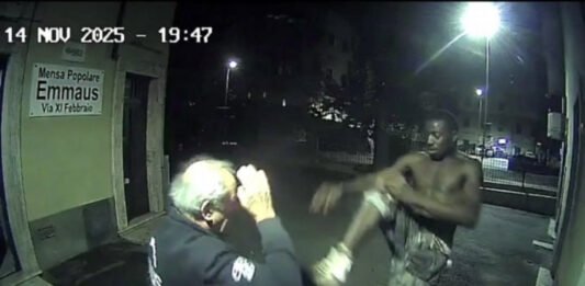 Voluntario de 85 años queda al borde de la muerte tras brutal agresión de inmigrante nigeriano en Italia