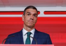 Para beneficiarse de la regularización de Pedro Sánchez, inmigrantes ilegales saltan muros de la embajada de Gambia en Madrid