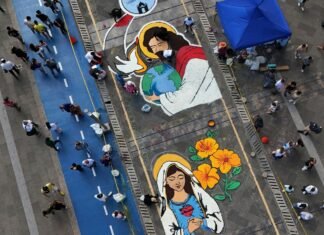 Crean la alfombra de sal más grande de Centroamérica en Semana Santa