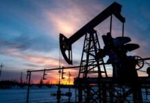 OPEP+ evalúa otro aumento en la oferta petrolera