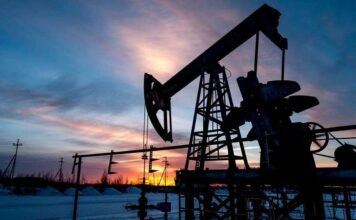 OPEP+ evalúa otro aumento en la oferta petrolera