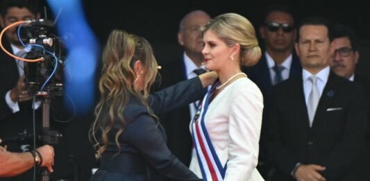 Laura Fernández asume la presidencia en Costa Rica: «No podemos aceptar que el narcotráfico encuentre grietas en nuestro sistema»