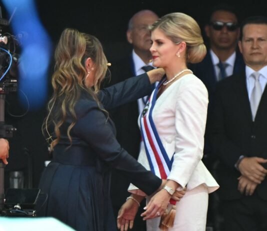Laura Fernández asume la presidencia en Costa Rica: «No podemos aceptar que el narcotráfico encuentre grietas en nuestro sistema»