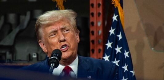 «¿Quieren quitarte todo?» Trump explica cómo el comunismo se devora a los países