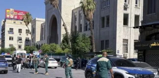 Dos bombas explotan cerca del hotel donde se hospedaba Emmanuel Macron en Damasco: reportan 18 heridos