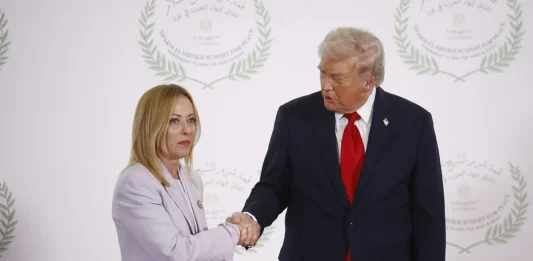 Tensión entre Meloni y Trump marca su saludo en la cumbre de la OTAN