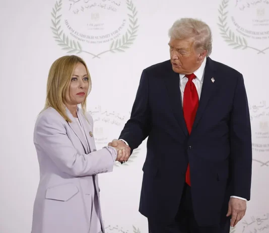 Tensión entre Meloni y Trump marca su saludo en la cumbre de la OTAN