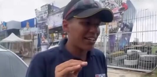 La Corona Británica reconoce a venezolano por su labor de traducción durante los terremotos en La Guaira