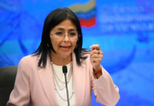 No han terminado de resolver el desastre de terremotos en el país, y el “interinato de Delcy” ofrece ayuda a Colombia tras terremoto