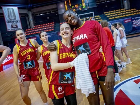 Dos exNBA se declaran mujeres para exhibir lo absurdo de las reglas del básquet femenino
