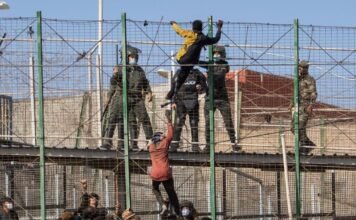 «Estoy acojonada. No se puede vivir así»: una vecina de Ceuta denuncia la inseguridad en su barrio