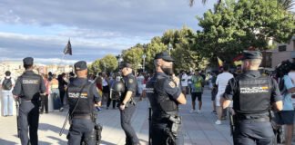 MILES DE CEUTIES ARRASAN ASENTAMIENTOS MIGRANTES