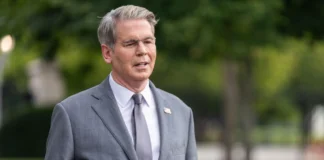 SCOTT BESSENT: EL REGIMEN IRANÍ ESTÁ ACABADO.