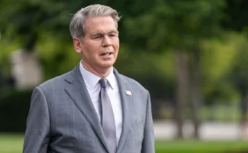 SCOTT BESSENT: EL REGIMEN IRANÍ ESTÁ ACABADO.
